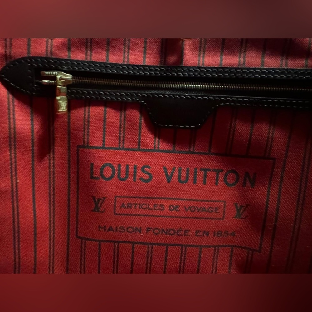 Lv Bag - image 3